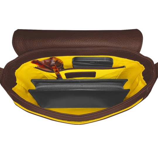 Intérieur sac à main léopard liseré jaune.