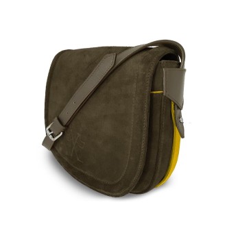 Le sac à main Vens, intemporel et indispensable, dans sa version en nubuck kaki, liseré jaune.