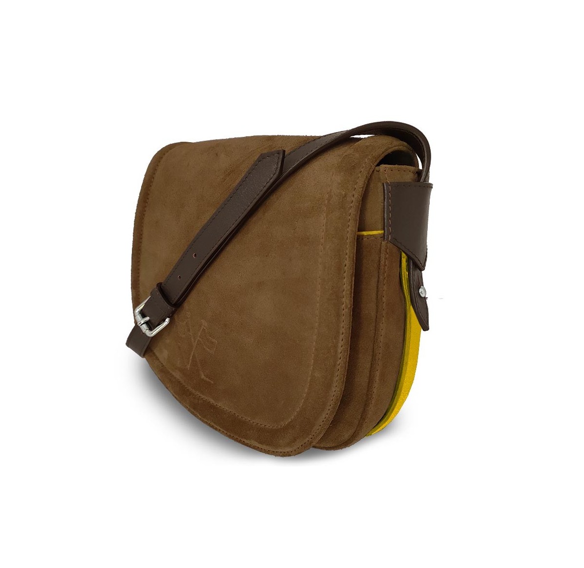 Le sac à main Vens, intemporel et indispensable, dans sa version en nubuck cognac, liseré jaune.