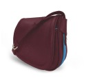 Le sac à main Vens, intemporel et indispensable, dans sa version en cuir bordeaux, liseré bleu.