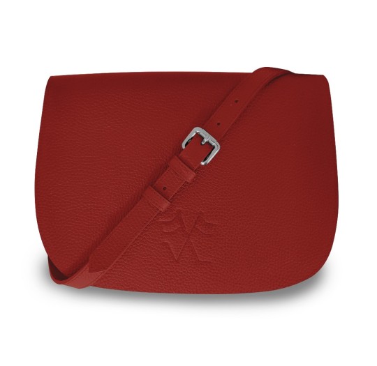 Notre Besace SaVine, en quête de praticité et de style minimaliste dans sa version en cuir rouge, liseré bleu