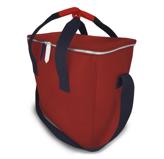 Notre glacière Vignoble, élégante dans sa version en cuir rouge, liseré blanc