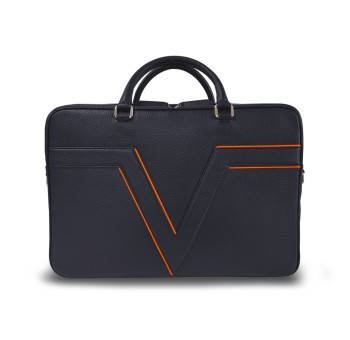 Le porte documents ClairVaux, la référence de notre gamme business, dans sa version en cuir bleu, liseré orange.