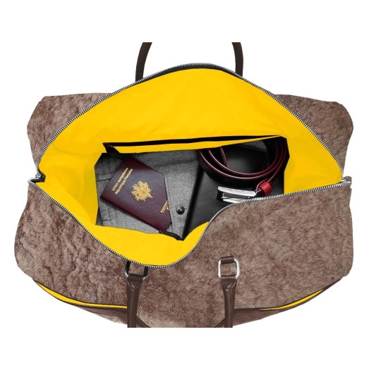 Intérieur sac de voyage mouton liseré jaune.