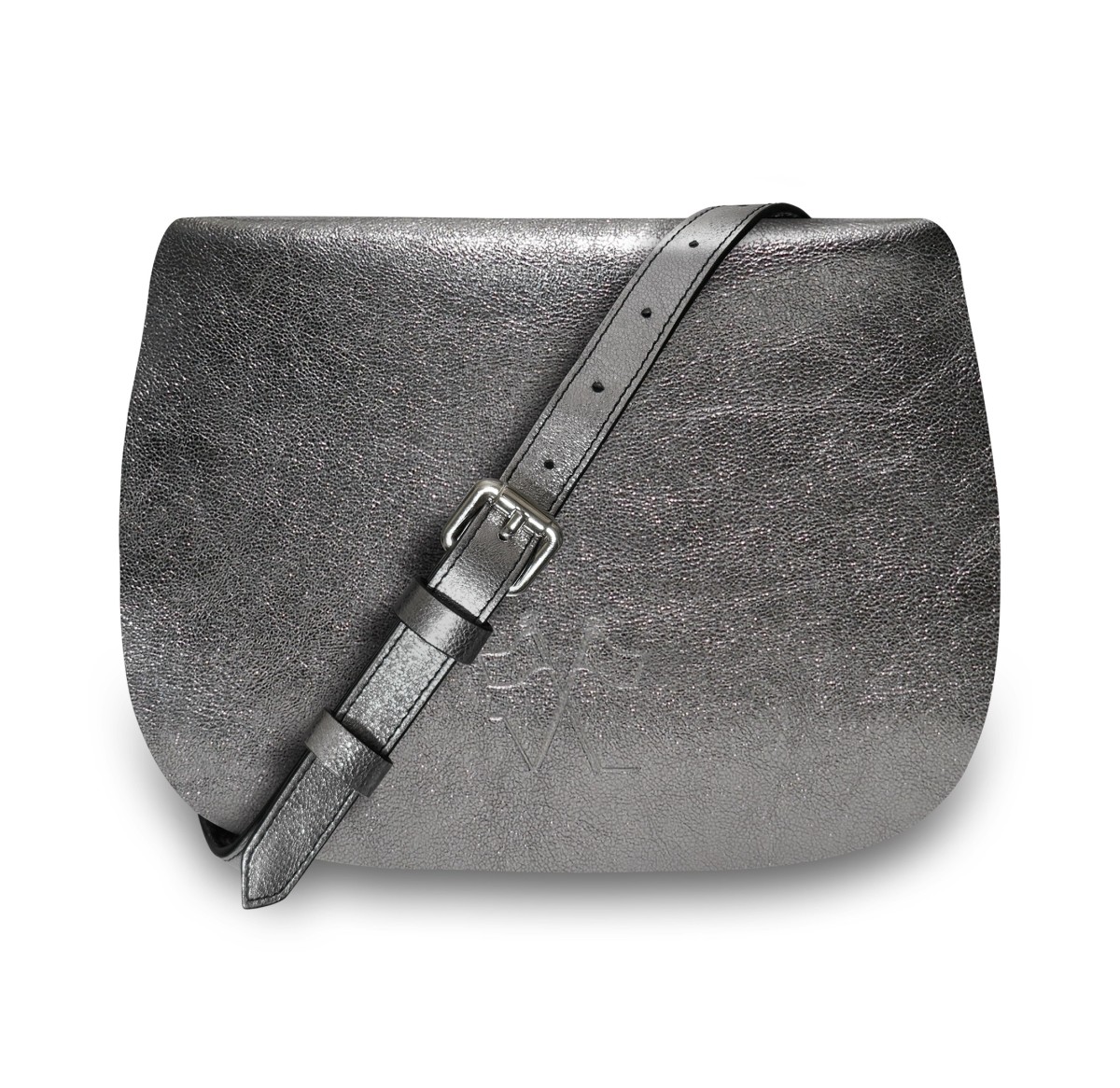 Notre Besace SaVine, en quête de praticité et de style minimaliste dans sa version en cuir argent, liseré gris
