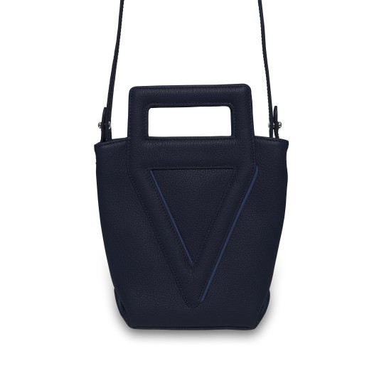 Le sac cabas Vue Lac Victoria en cuir marine.