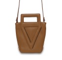 Le sac cabas Vue Lac Victoria en cuir cognac.